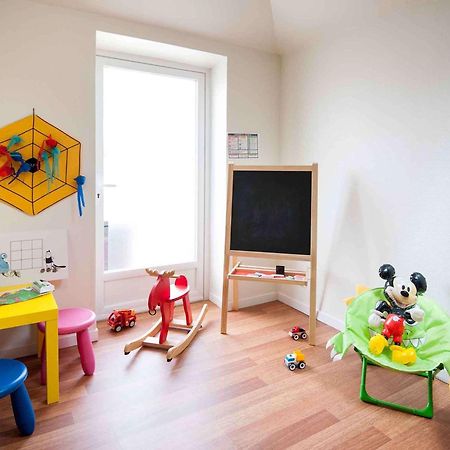 Ibis Avallon Magny  Exterior foto