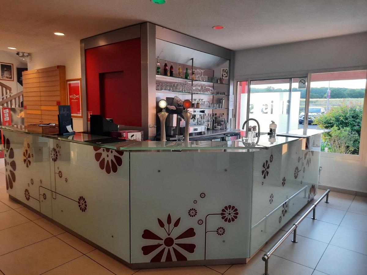 Ibis Avallon Magny  Exterior foto